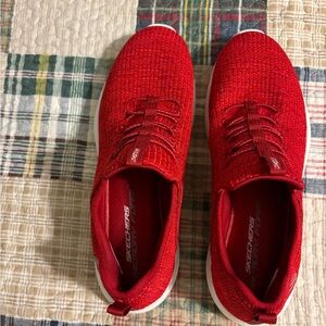 Skechers size 10. Slip ons(not hands free). Excellent condition!!!